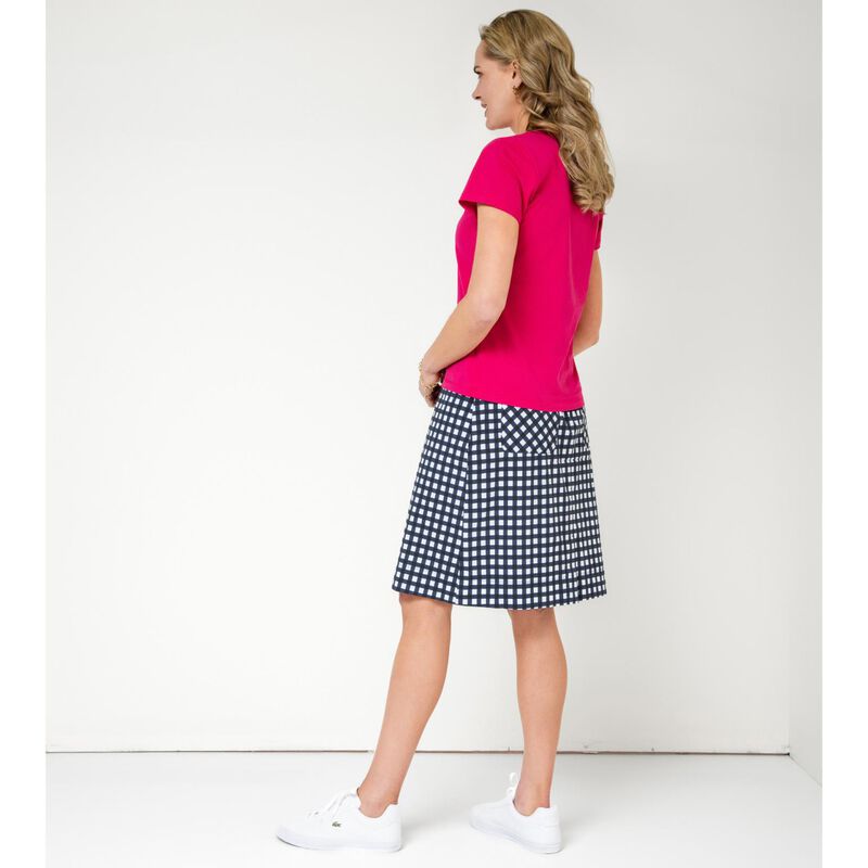 B Essentials Short Sleeve Tee image number 7